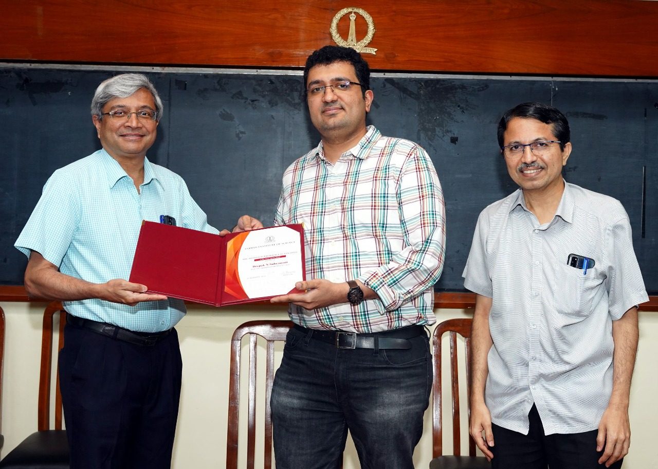 Receiving the IISc Award for Excellence in Teaching, September 2022.